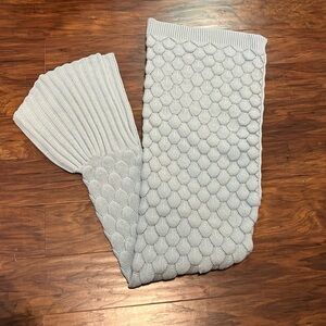 Kensie Mermaid Throw - Turquoise